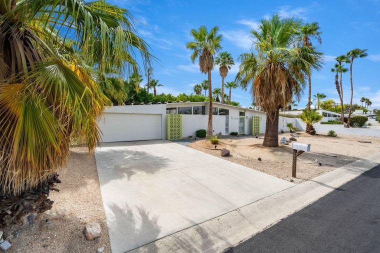 2875 E Wyman Dr, Palm Springs, CA 92262
