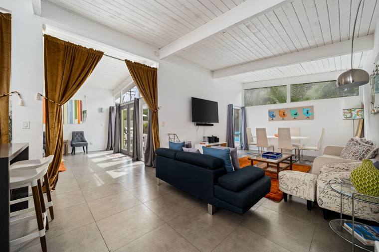 2875 E Wyman Dr, Palm Springs, CA 92262