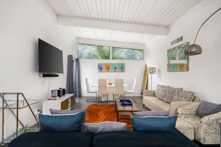 2875 E Wyman Dr, Palm Springs, CA 92262