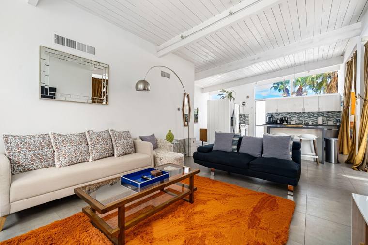 2875 E Wyman Dr, Palm Springs, CA 92262