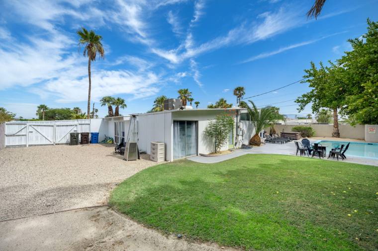 2875 E Wyman Dr, Palm Springs, CA 92262