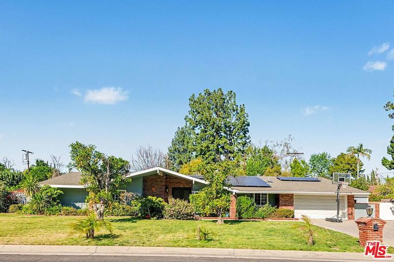 17409 Kinzie St, Northridge, CA 91325